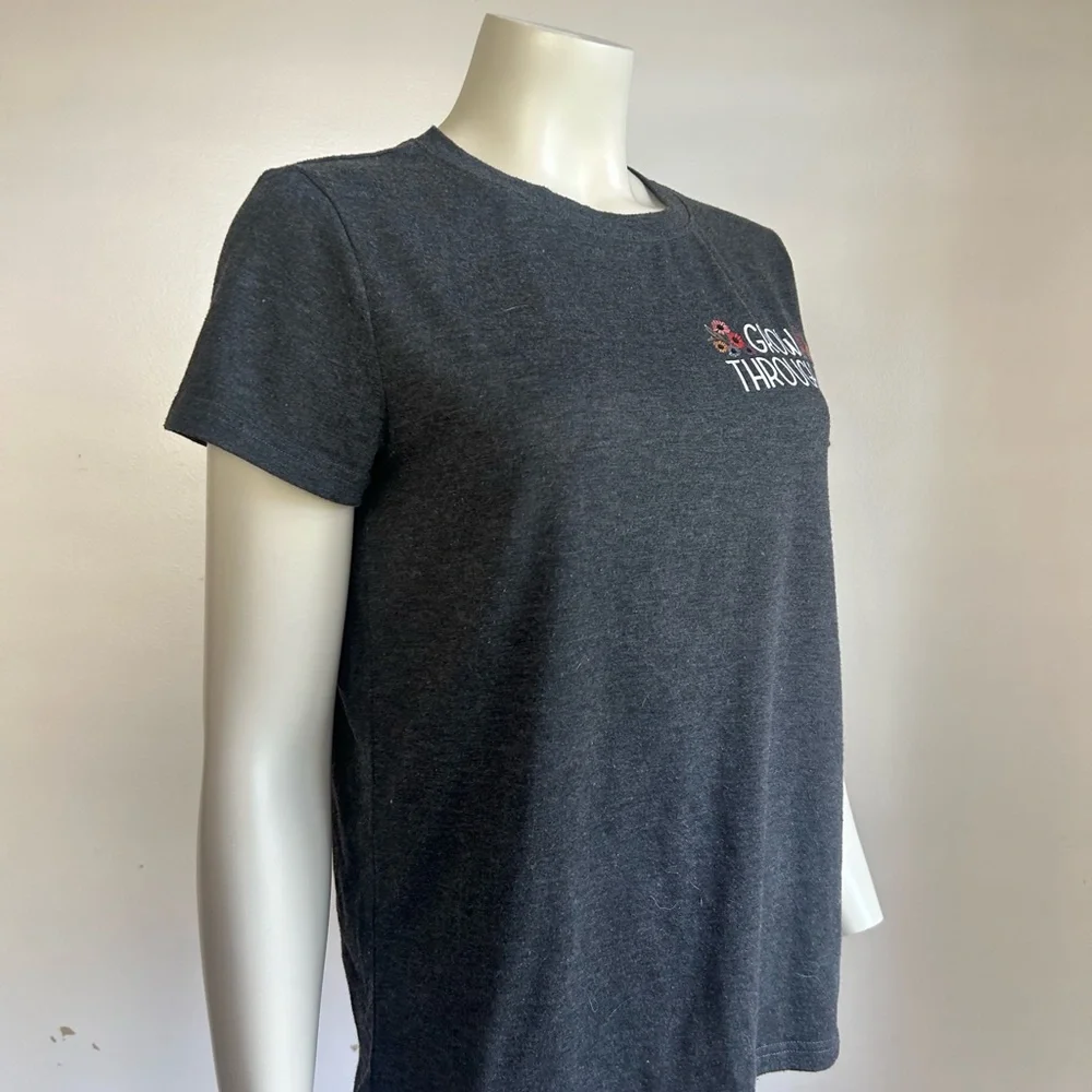 grow throw graphic women Tee Gray Women's Top M
